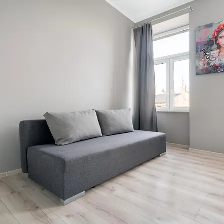 Mielczarskiego Studio With Mezzanine Apartment Lodz