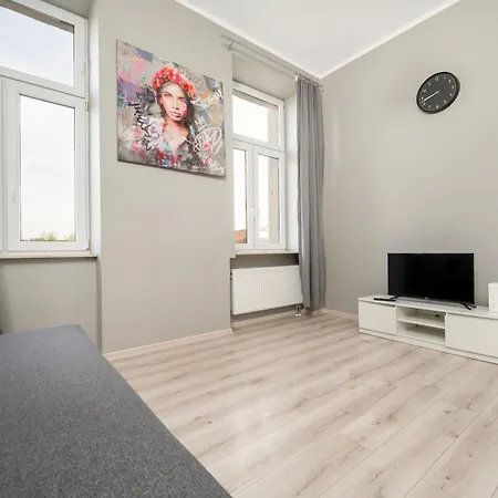 Mielczarskiego Studio With Mezzanine Apartment Lodz
